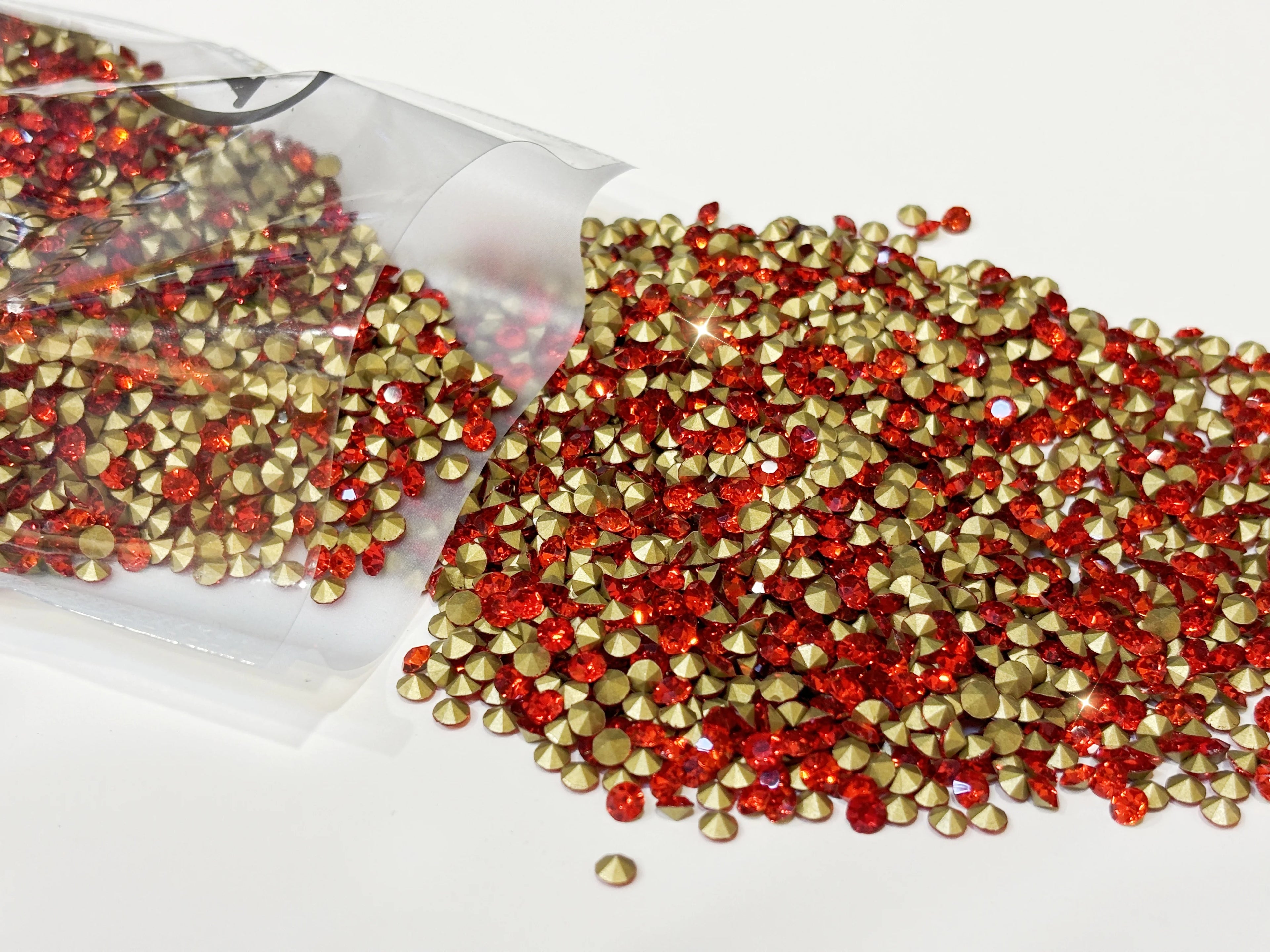 SS6-SS16 Round Glass Crystal Loose Rhinestones in Bulk for Bags and Clothing Decoration Rhinestone