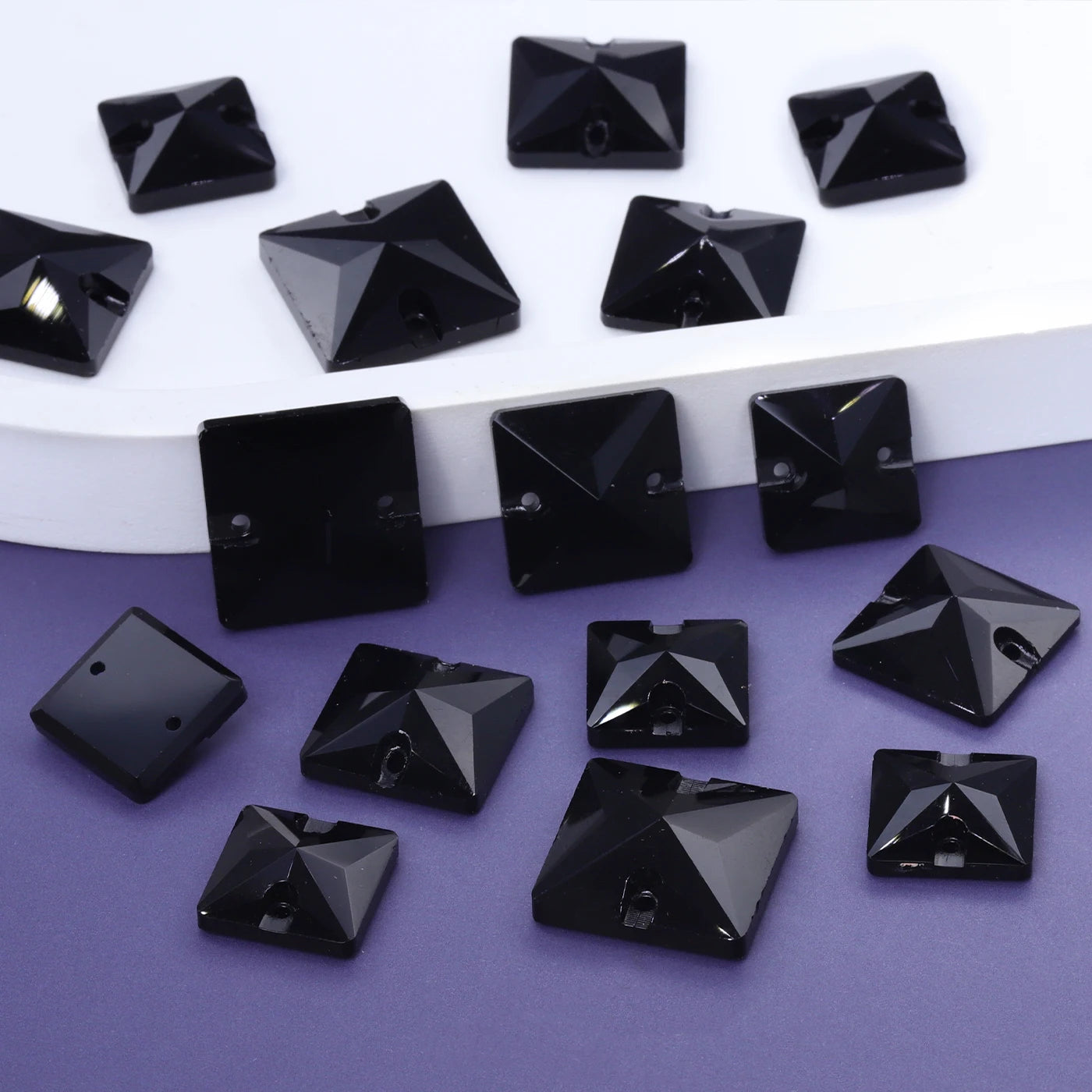 QIYI 3240 High Quality K9 Glass Crystal Rhinestones Glass Beads Triangle Sew-on Crystal Stones for Wedding Dress Bags Shoes