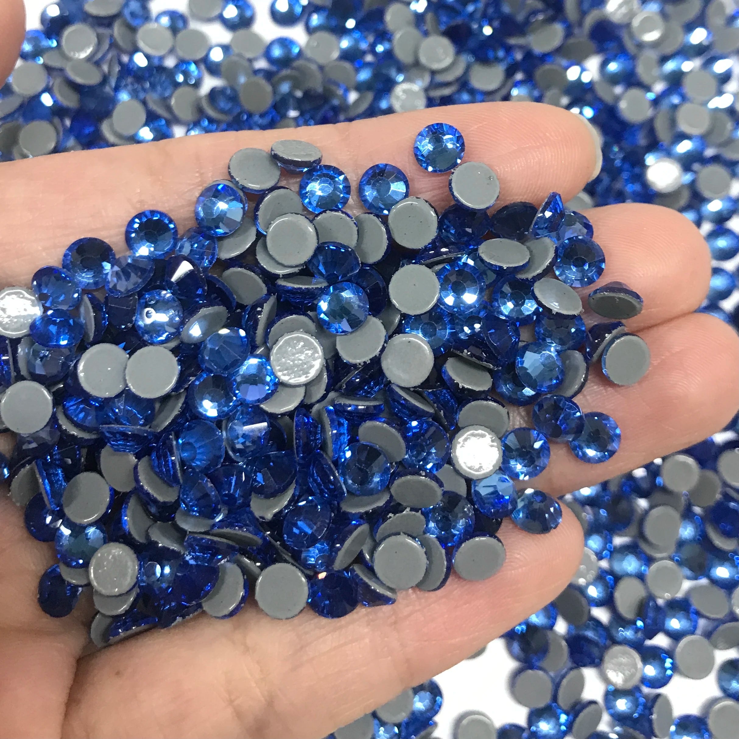 Wholesale Factory Price Flat Back Rhinestone Round Glass Rhinestones Hotfix Crystal Stone Delicate for Clothing Accessories