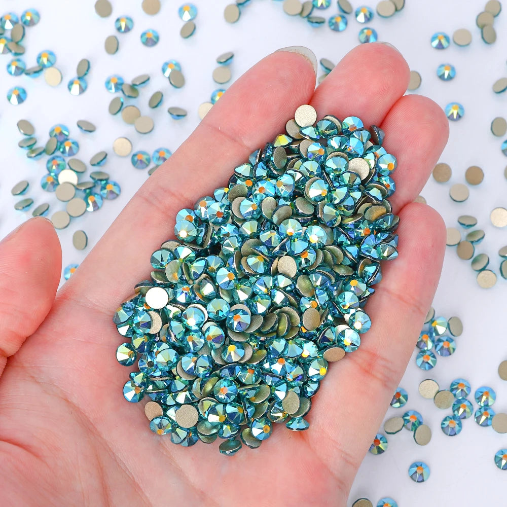 Wholesale 16 Cut Facets Nail Rhinestones Bulk Bling Glitter 2088 Crystal Non-Hotfix Flat Back Glass in Christmas Colors