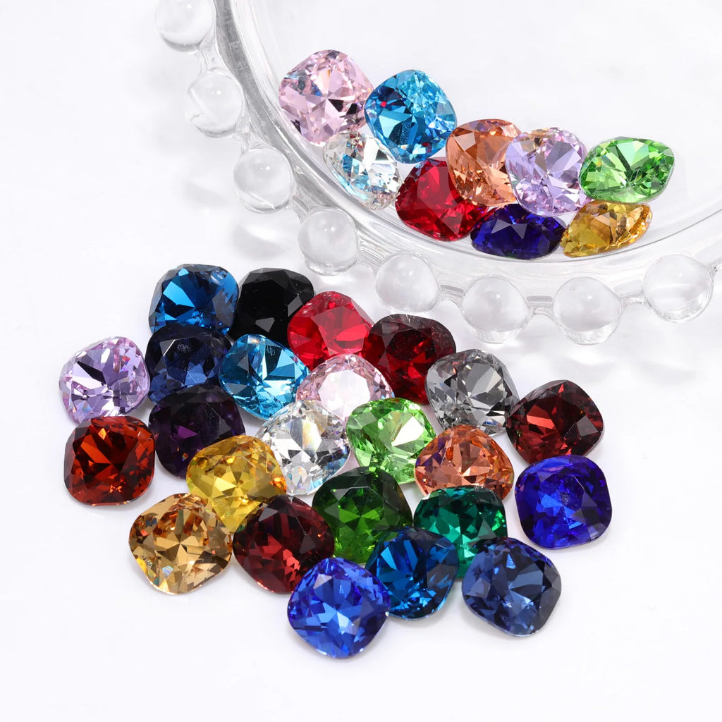 Factory Direct Wholesale Popular Design Eco-friendly Materials K9 Glass High Quality Long-lasting Durability Point Back Stones