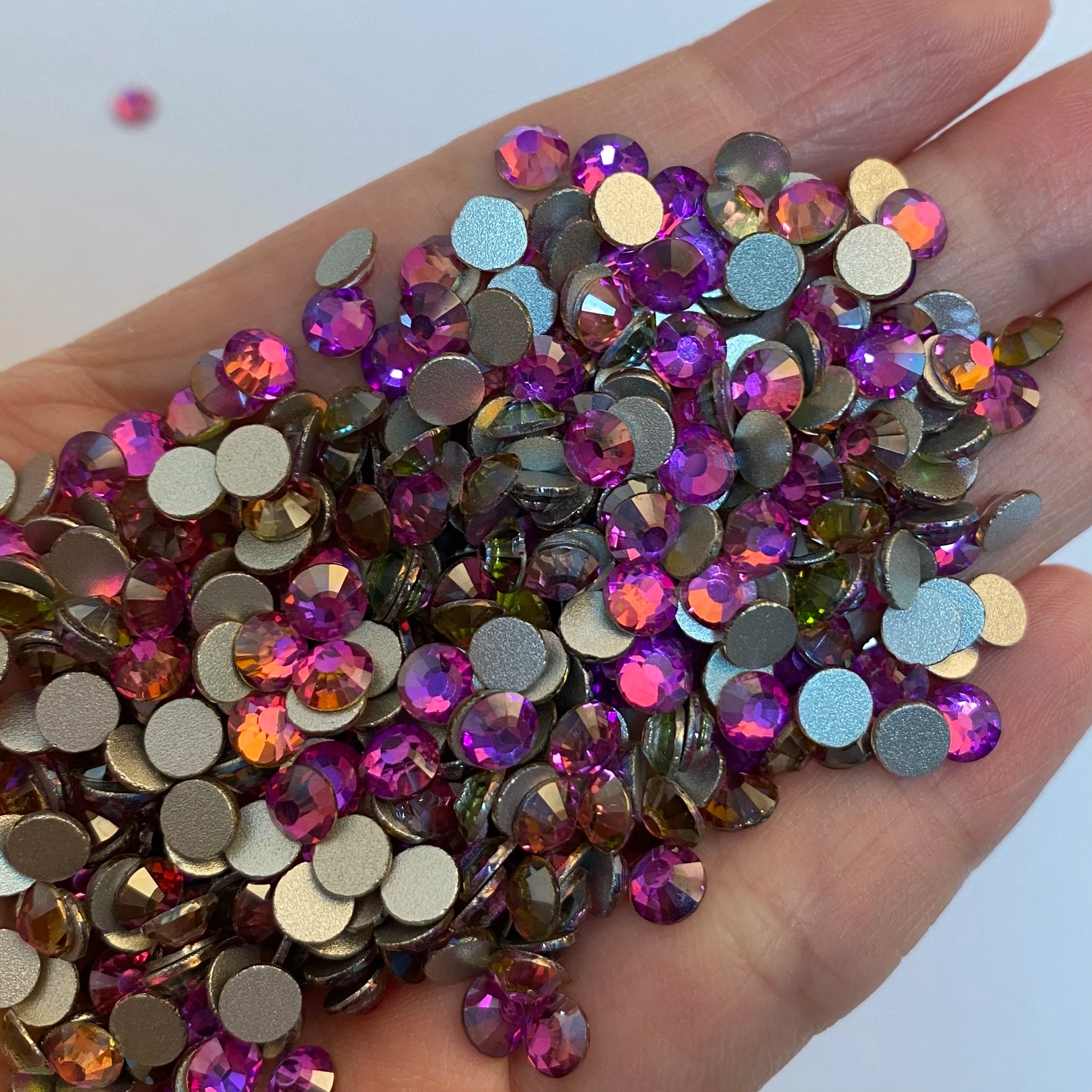 Wholesale Customize 1440pcs Stone Crystal Rhinestones Flatback Nail Charms Diamond Glass Rhinestones Flat Back for Jewelry