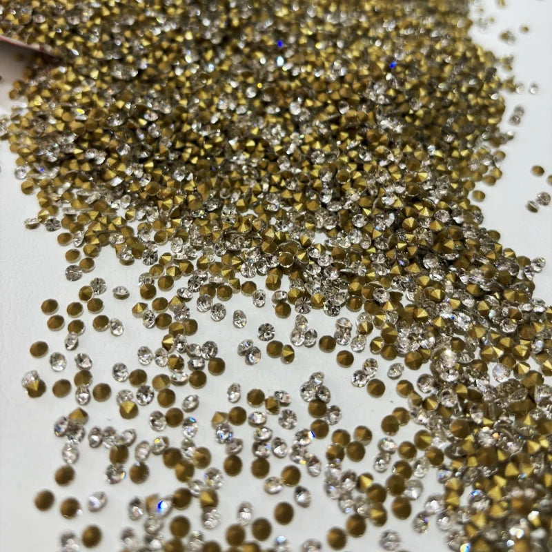 Factory Wholesale SS18 Pointback Crystal Rhinestone Loose Nail Art DIY Decoration Shinning Bags Other Decorative Accessories