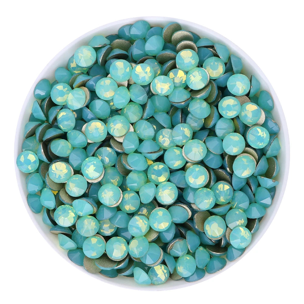 Wholesale Factory 100% Good Feedback Glass Stone 16 Cut Cold Fixation Non Hot Fix Crystal Rhinestone for Women Bikini