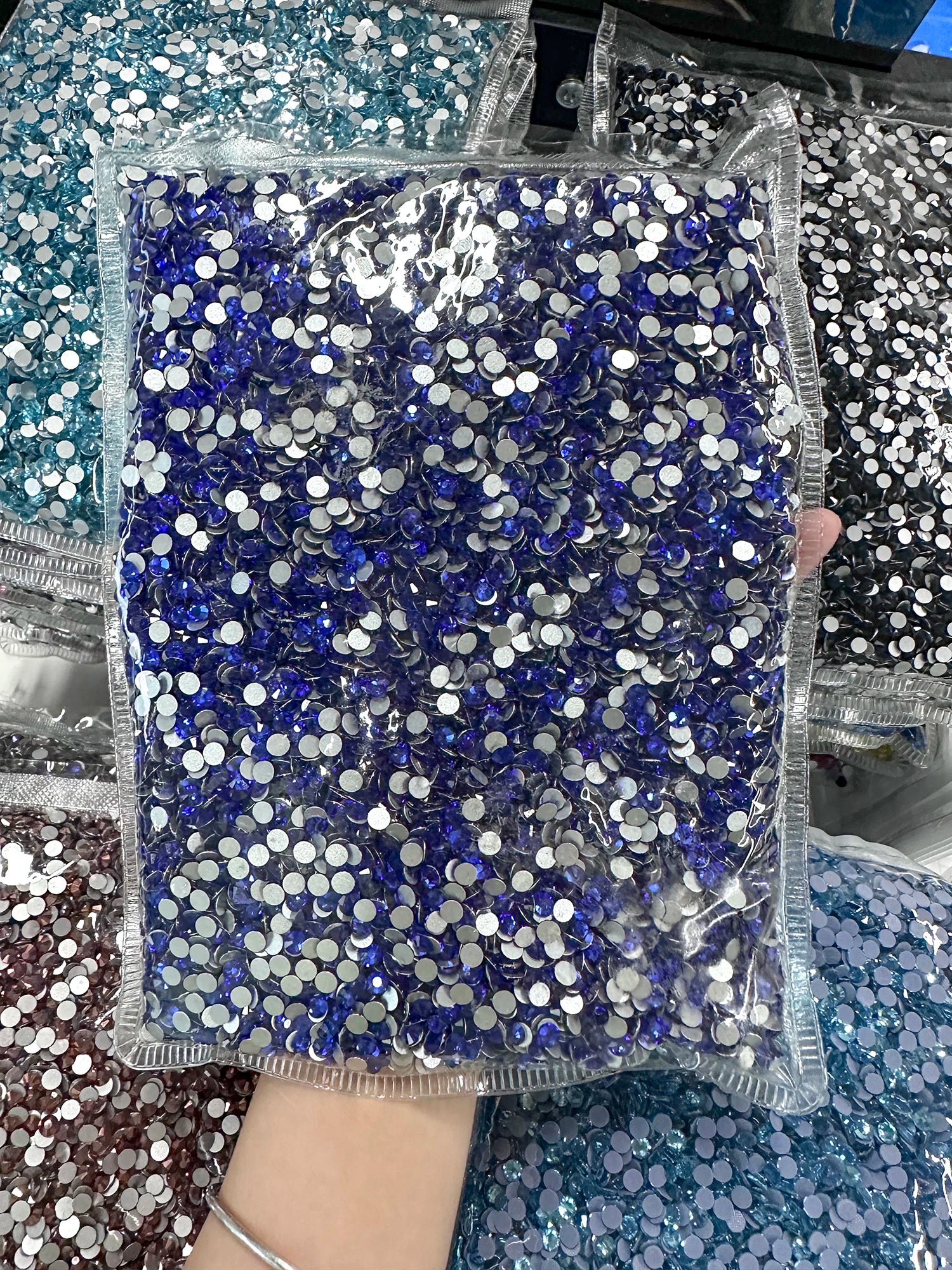 Wholesale High Quality Glass Crystal Stones Customize Rhinestone Bulk Nail Charms Non Hotfix Rhinestones Flat Back for Cloth D