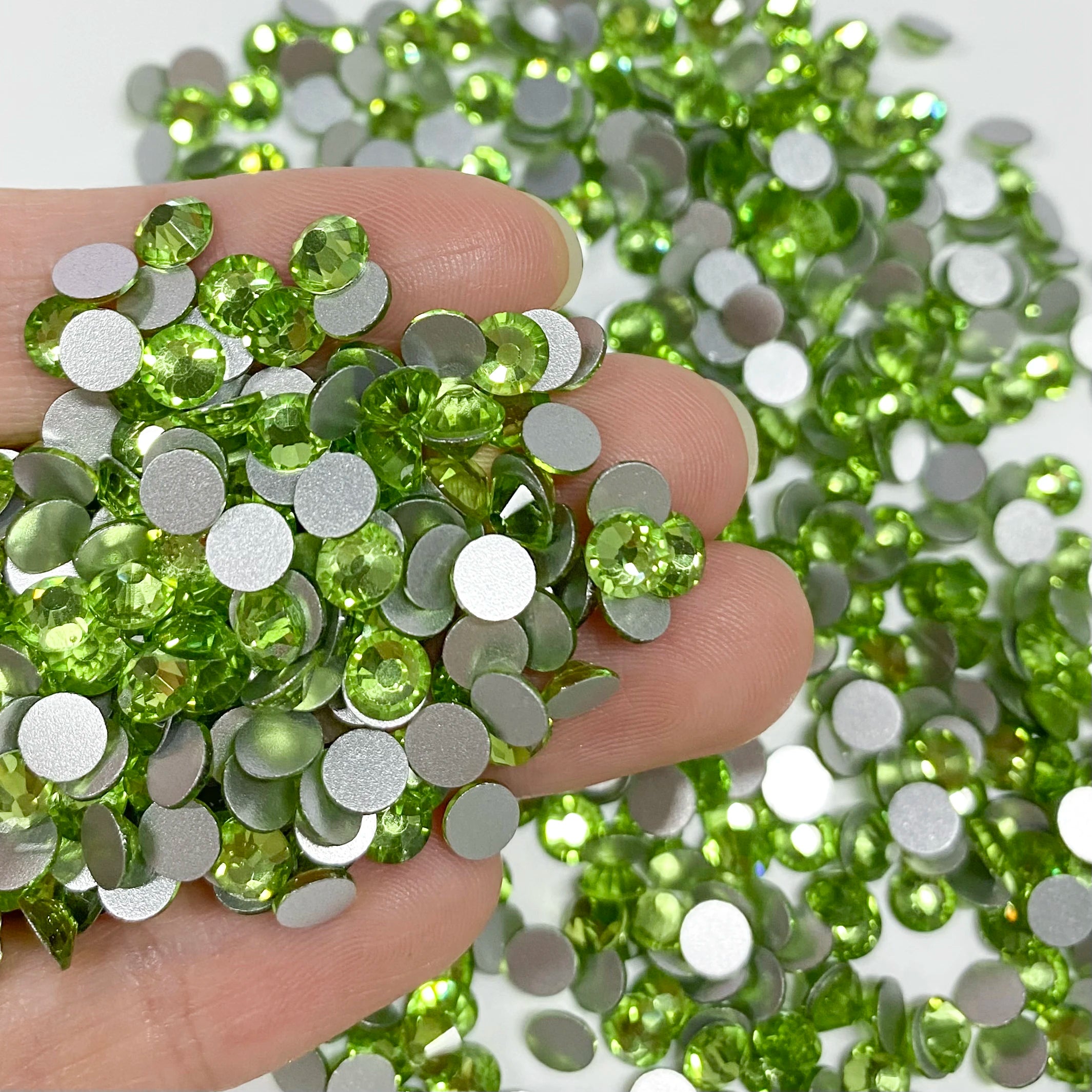 Factory Wholesale SS3-SS20 Rhinestones Colorful Non Hot-Fix Round Glitter Crystal Flatback Rhinestone 3D Nail Art Decorations